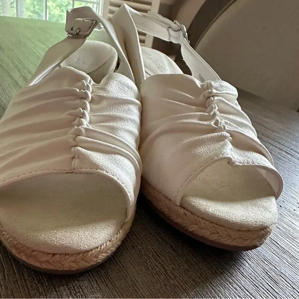 Easy Street Women's Wedge Espadrille White Sandals Women 9.5 WW